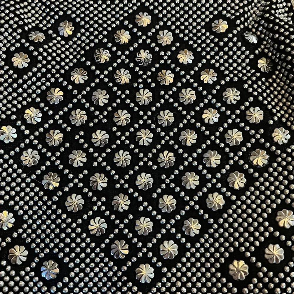 Vintage Black & Silver Beaded Clutch Purse w/Chain strap & Kiss lock clasp 7”x6”